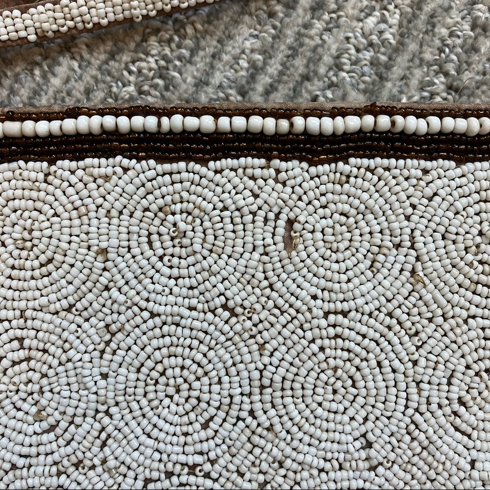 Vintage beaded white wristlet clutch, no brand - Picture 3 of 9